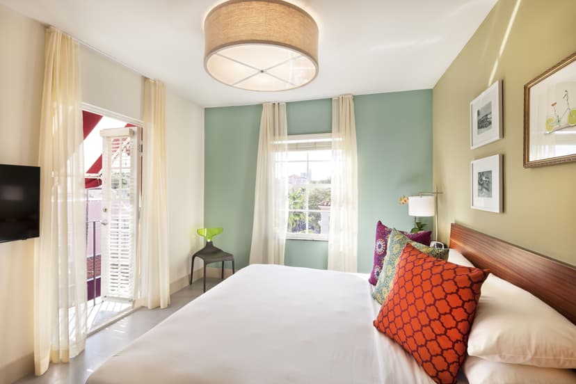 Kasa El Paseo Miami Beach